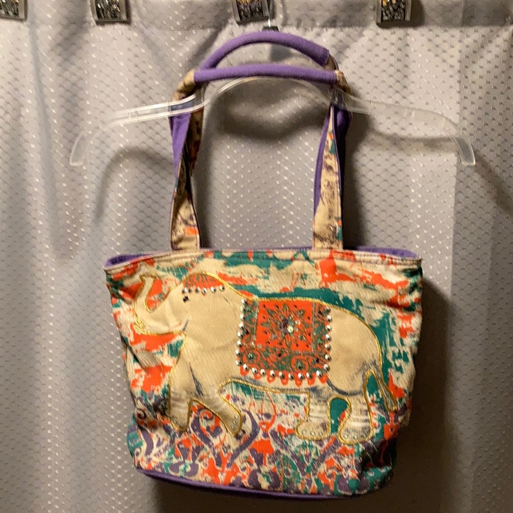 Woman’s elephant tote
